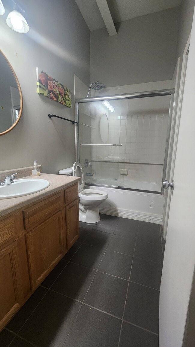 Photo - 1211 Howard St Unidad 302