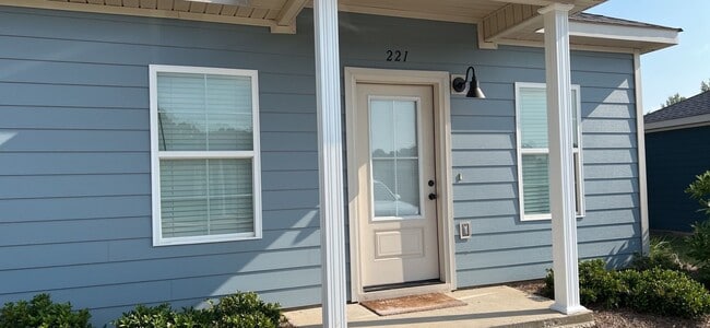 Building Photo - Keystone Condos