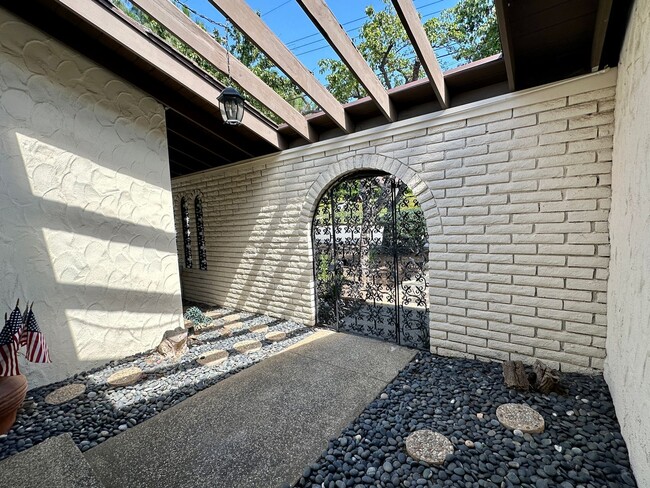 Photo - Beautiful Hilltop Del Cerro House with Amazing Views As Far As The Ocean!