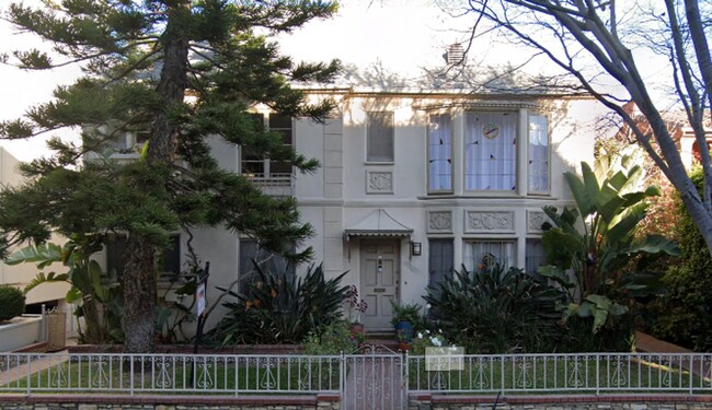 An Artistic Place to Call your Home!