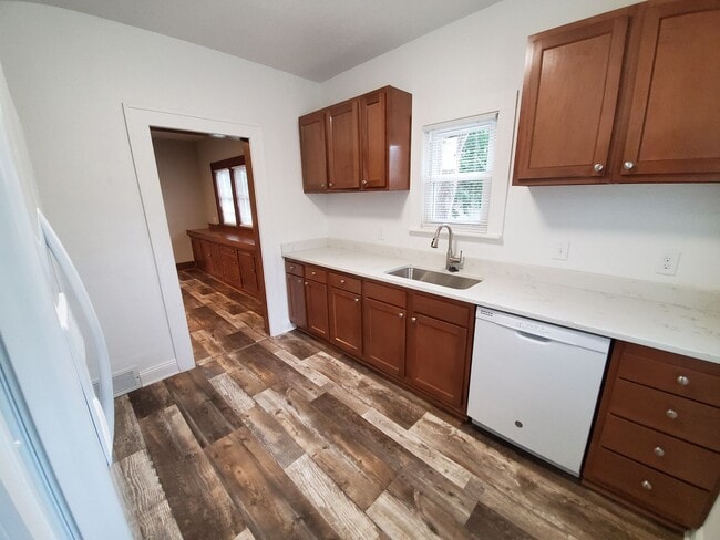Photo - Large 3 Bedroom Home near Iowa State Fairg...
