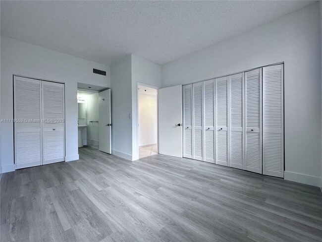 Photo - 540 Brickell Key Dr Condo Unit 302