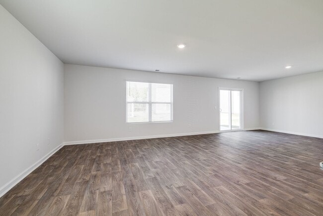 Photo - Spacious 4-Bedroom Home in Sought-After Lo...