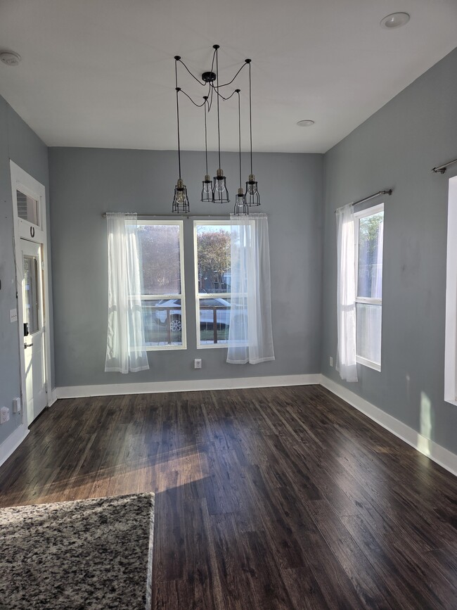 Photo - 1003 W Elsmere Pl