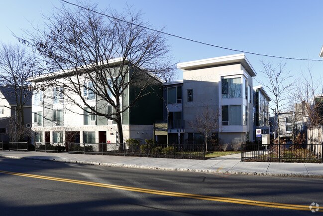 Photo - Lincoln Way Apartments