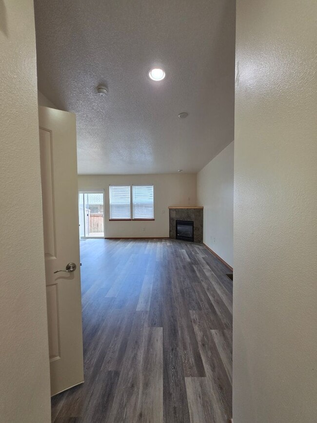 Photo - 355 SW Pemberly Loop