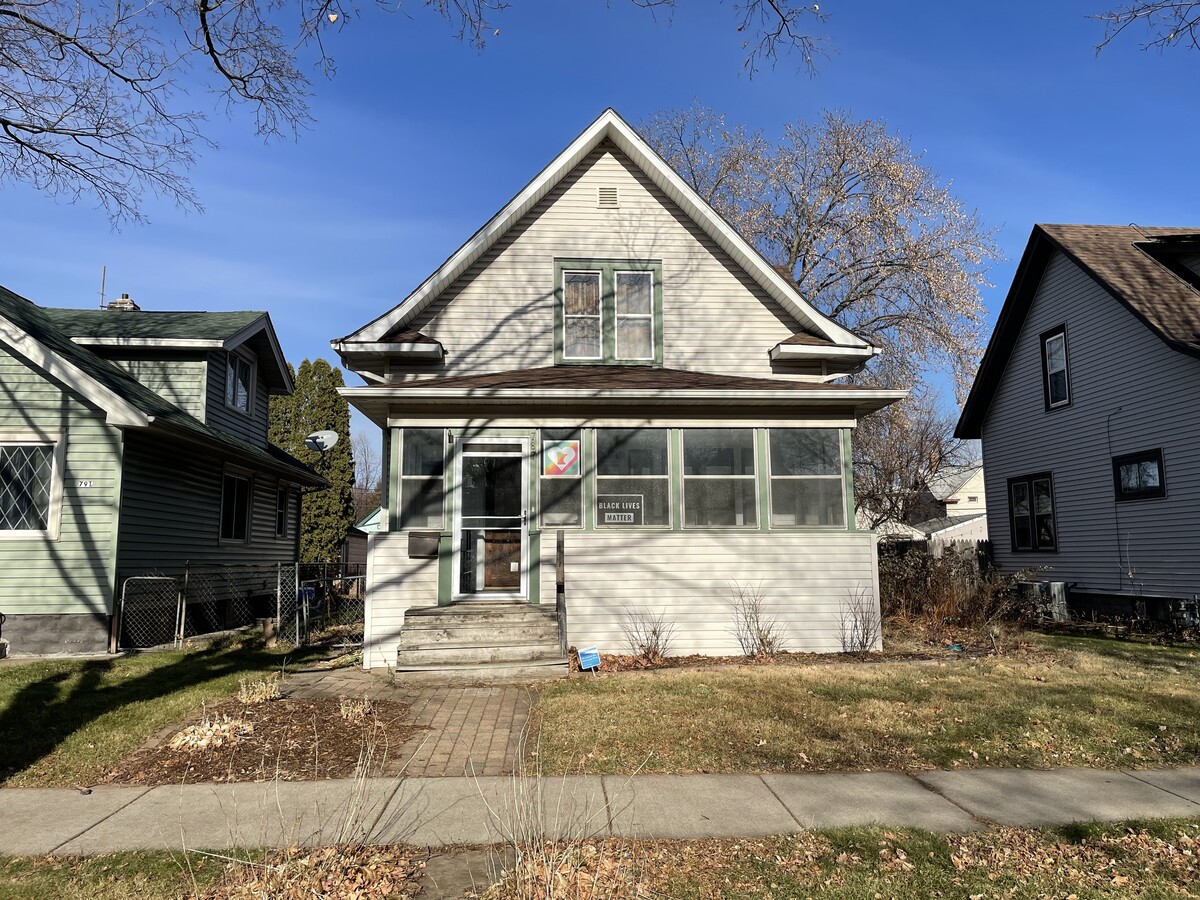 The home is currently occupied, interior photos will be added soon. - 787 Edmund Ave House