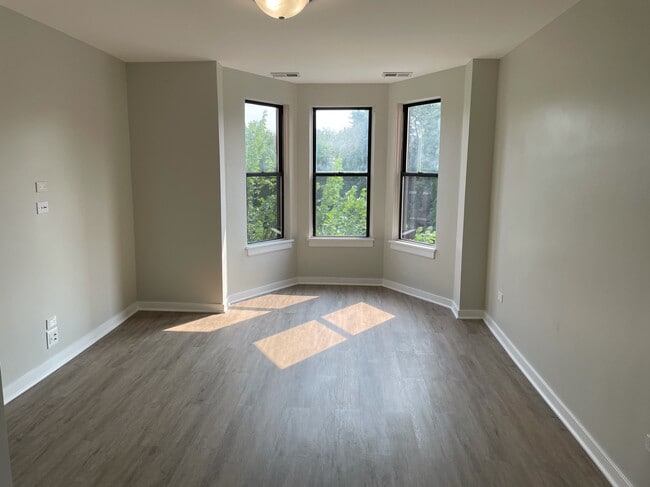 Photo - 2677 N Lincoln Ave, Chicago, IL 60614