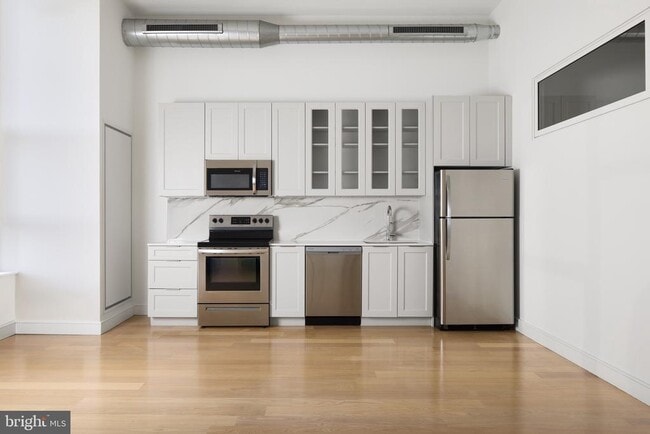 Building Photo - 900 N 9th St Unit K