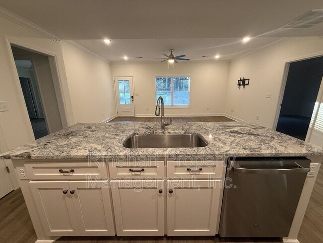233 Lincoln Rd
