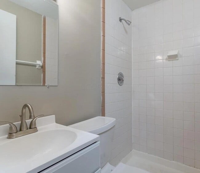 Photo - 87 W 9th Ave