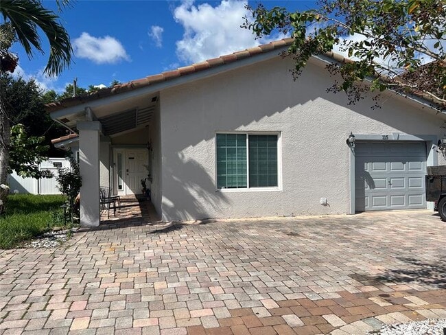 Building Photo - 115 SW 34th Ave