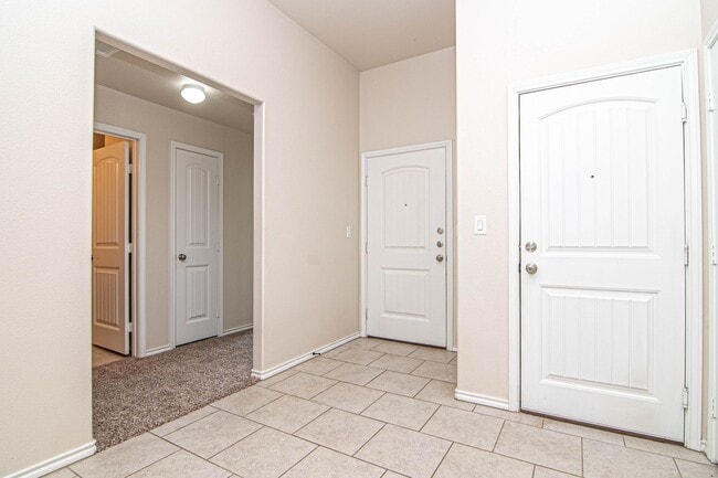 Photo - 719 Bronco Ct