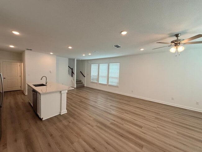 124 Hartson Dr