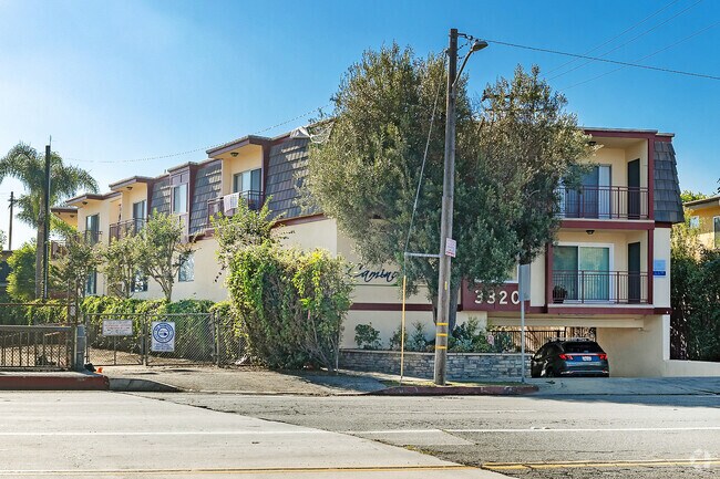 3320 Redondo Beach Blvd