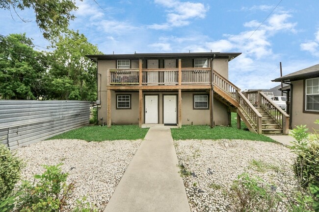 Building Photo - 706 Harris Ave Unit 3 Rental