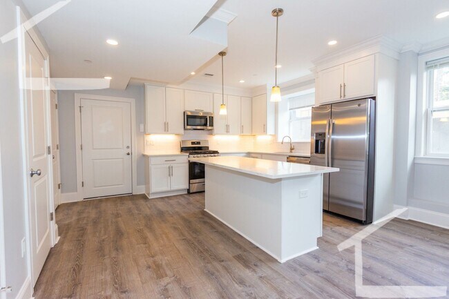 Beautiful 4 Bed 2 Bath available June 1st - Beautiful 4 Bed 2 Bath available June 1st House