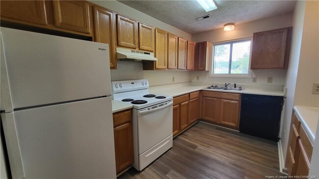 Photo - 2380 Oak St