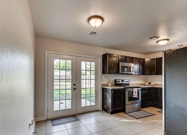 Photo - 1218 E Boyd St