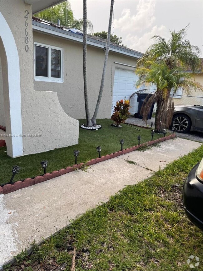 Building Photo - 26680 SW 125th Ave Rental
