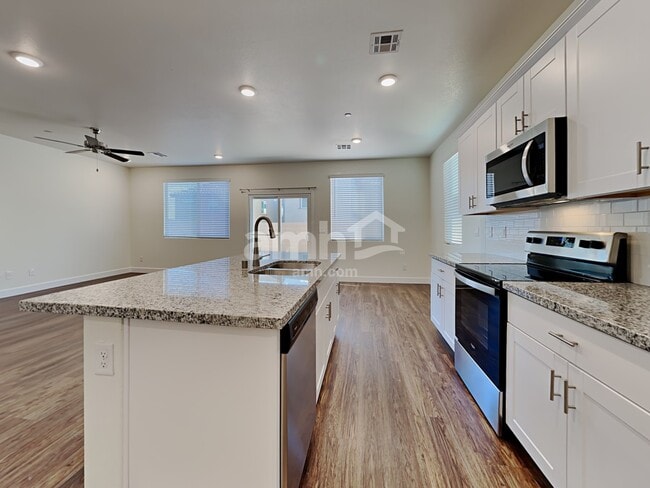 Photo - 72 Cabaletta Ln