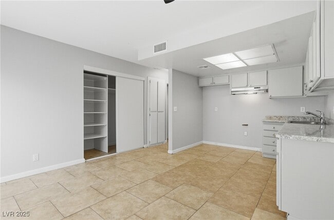 Photo - 2896 Klinger Cir