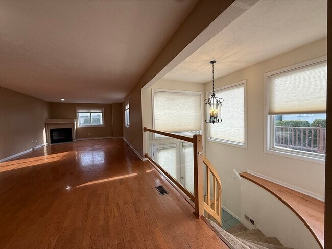 Photo - 227 Captain Eames Cir