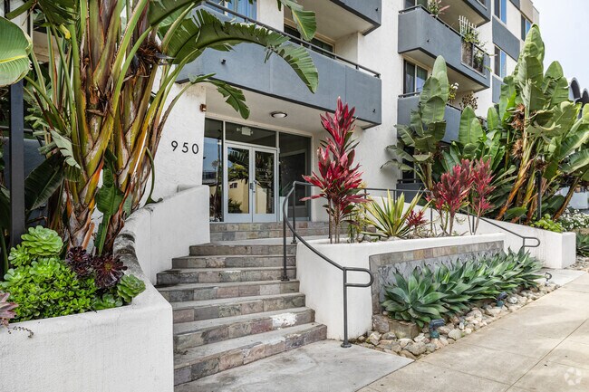 950 4th Street