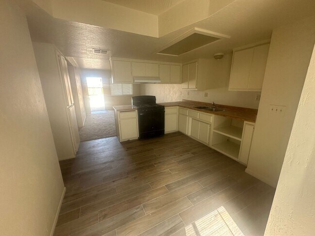 21335 Bear Valley Rd Unidad 2