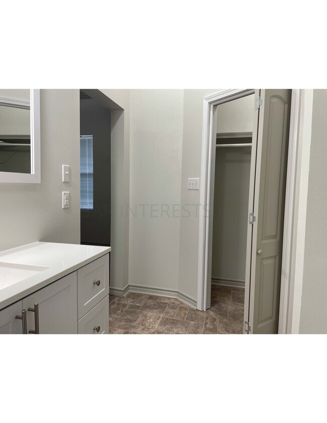 Photo - 721 Lewisville Rd