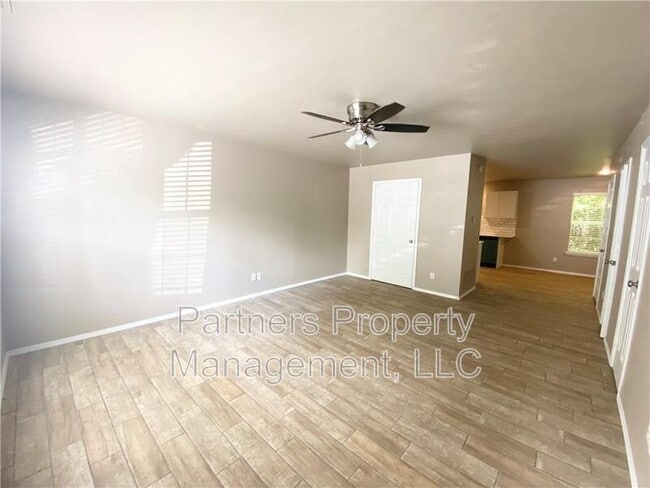 Photo - 1530 N Addington Ave Apartment