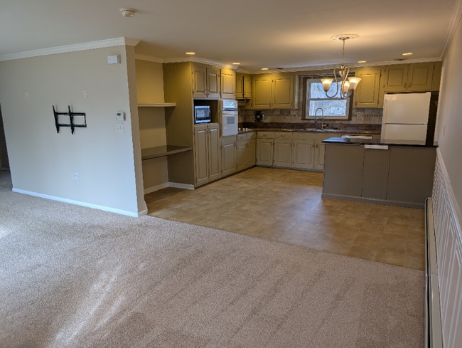 Photo - 2039 Pine Dr