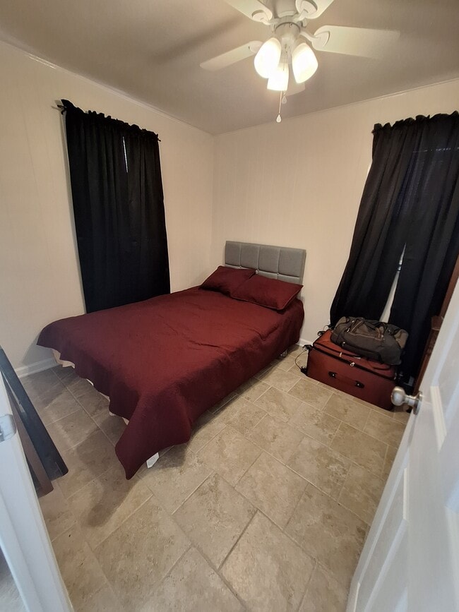 Photo - 321 W 5th St Unit C