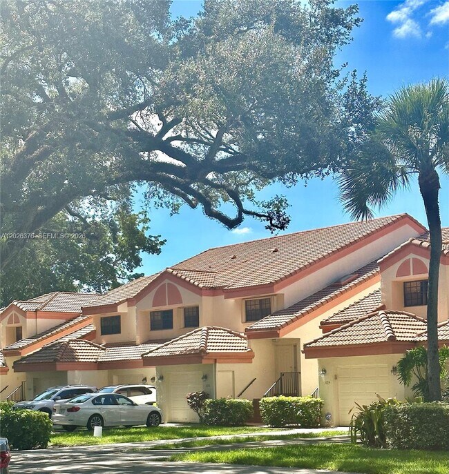 Building Photo - 3176 Arbor Ln Unit 2506