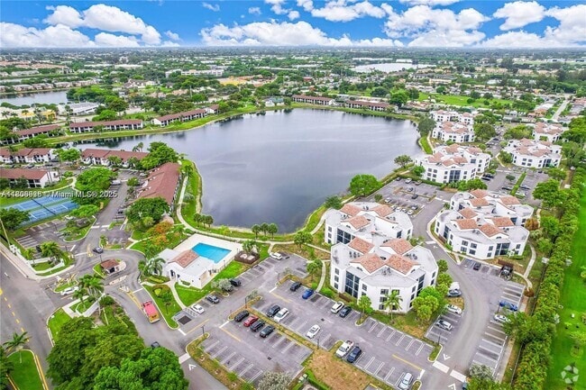 Building Photo - 210 Lake Pointe Dr Unit 109 Rental