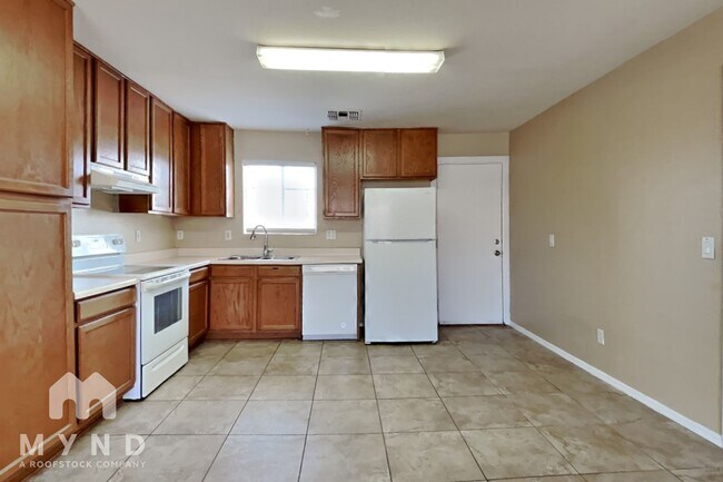 Photo - 2434 E Roeser Rd