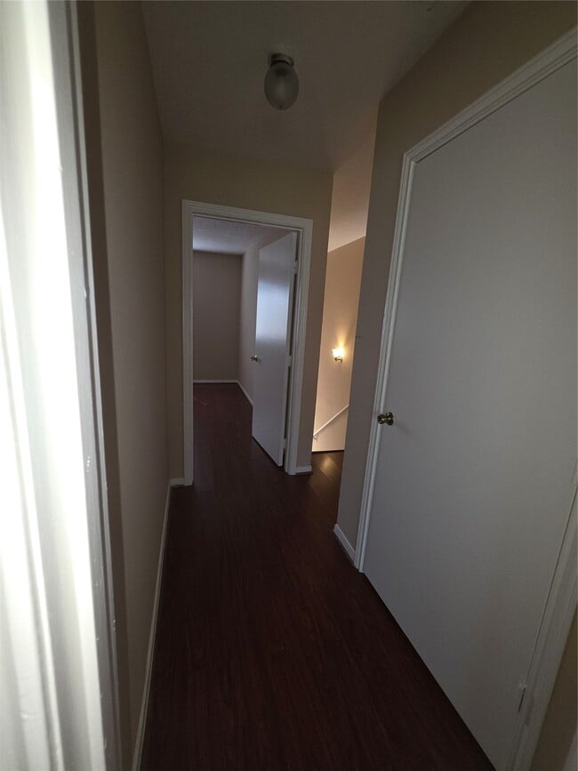 Building Photo - 1881 Country Village Blvd Unit B Rental