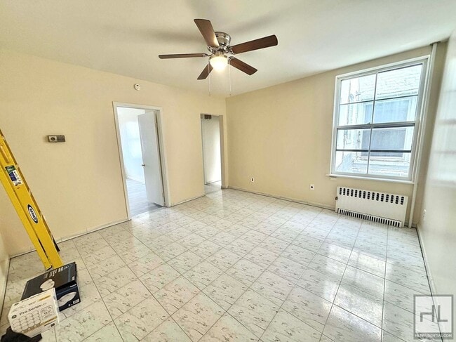 Photo - 86 STREET Unidad 2F