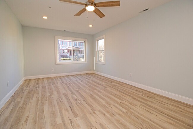 Photo - 910 Oliver Ave N Unidad #3