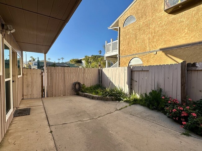 Photo - 1080 Dover Ln Unit Z