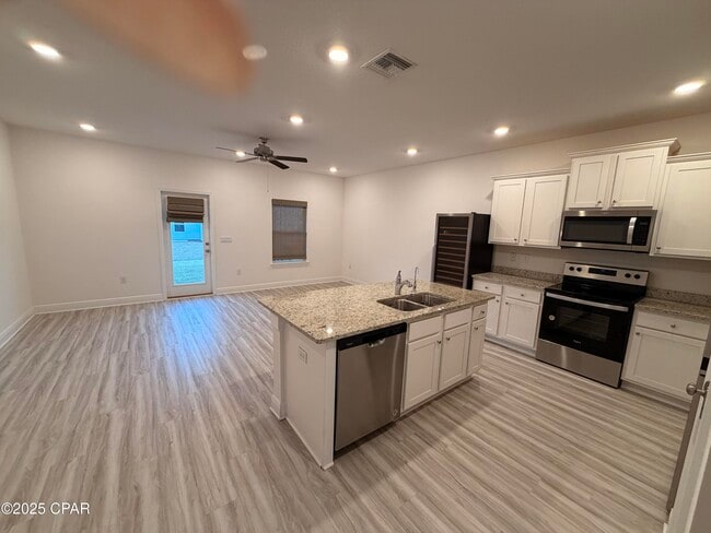 Photo - 544 Melrose Wy