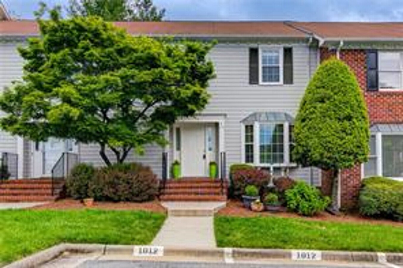 Oak Ridge Meadows Townhouse - Oak Ridge Meadows Townhouse