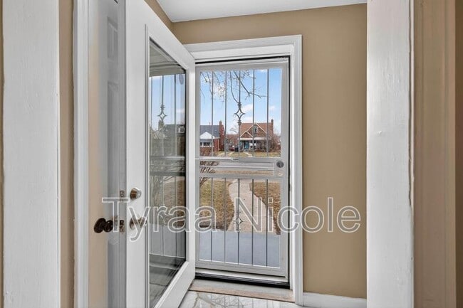 Photo - 19750 Mark Twain St