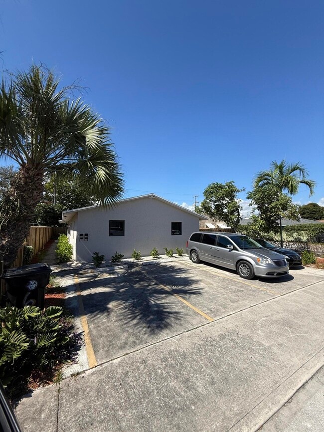 Building Photo - 1609 N J St