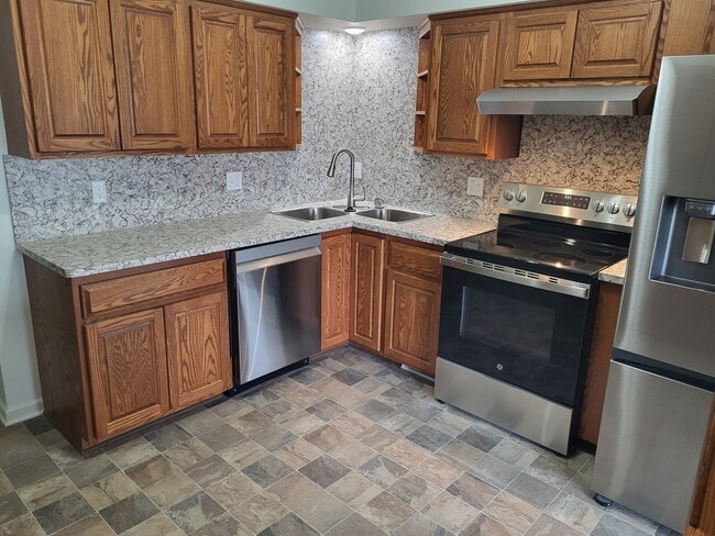 Photo - 11719 21 Mile Rd