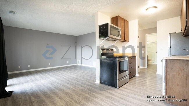 Photo - 4602 Neil Rd Condo