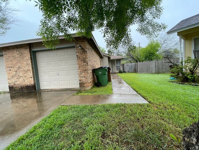 Building Photo - 513 Sierra Cove Unit 1