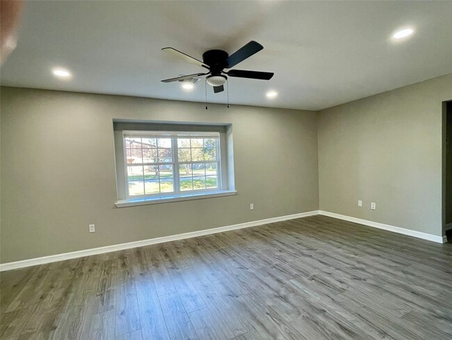 Photo - 4600 39th St E