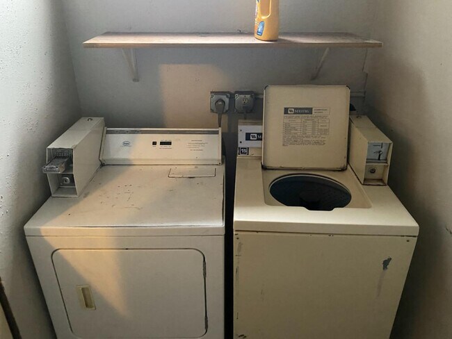 Photo - 222 N Brooke St Unidad 222 1-2 Brooke Upper