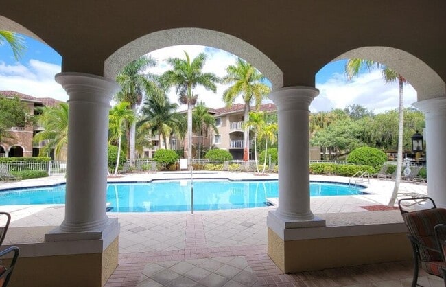 Building Photo - 6533 Emerald Dunes Dr Unit 304